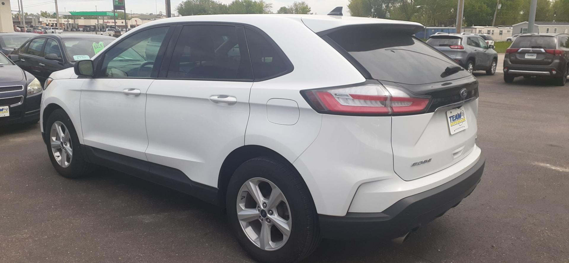 2019 Ford Edge SE AWD (2FMPK4G92KB) with an 2.0L L4 DOHC 16V engine, 6A transmission, located at 2015 Cambell Street, Rapid City, SD, 57701, (605) 342-8326, 44.066433, -103.191772 - CARFAX AVAILABLE - Photo#2